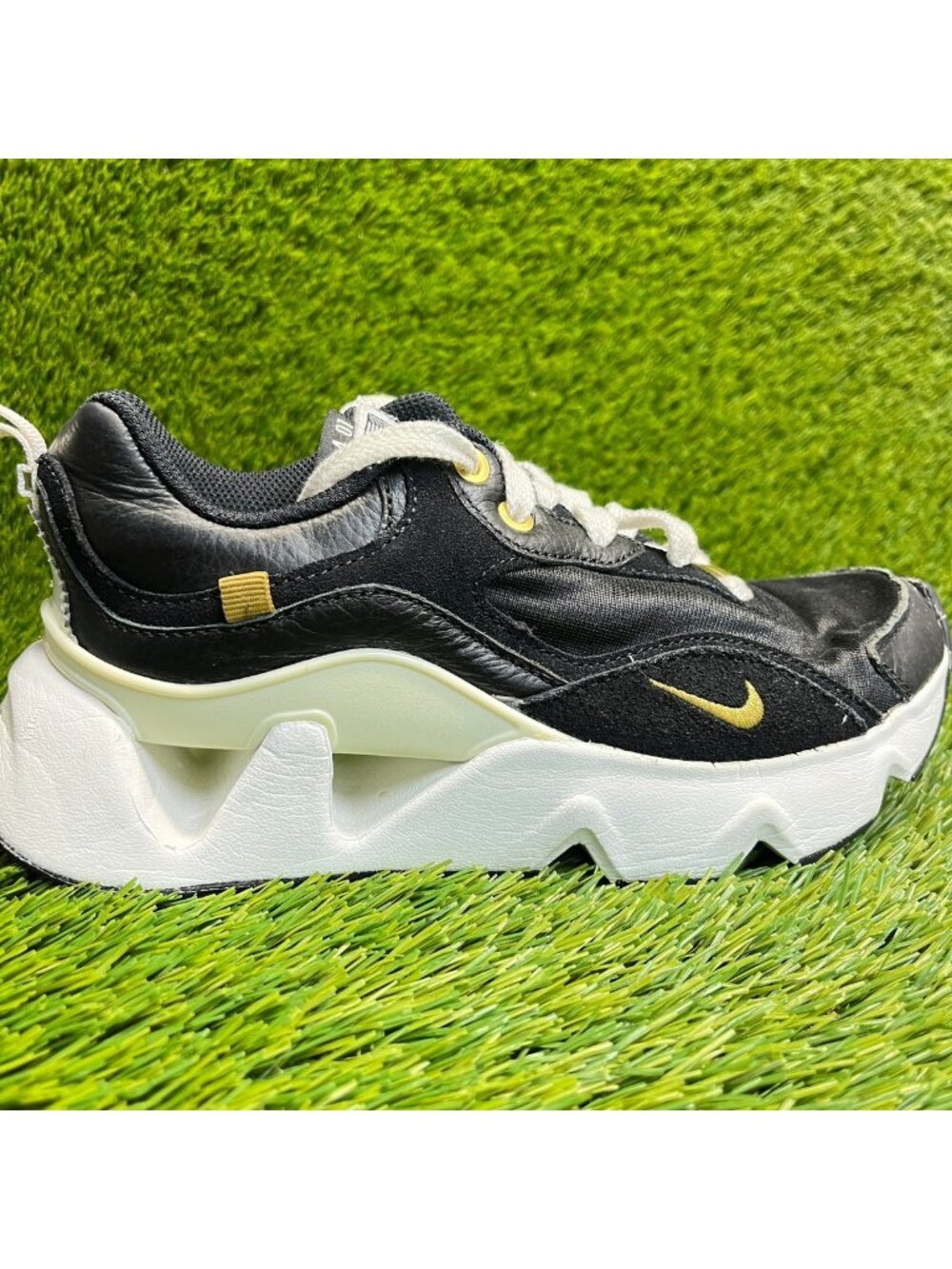 Nike Serena Williams Womens Size 6.5 Black White Athletic Running Shoes Sneakers